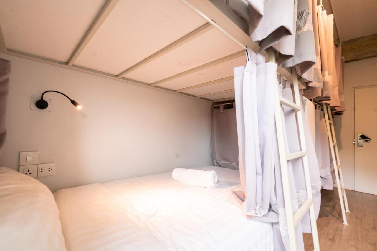 8-Bed Mixed Dormitory Room,1322886241:JPEG